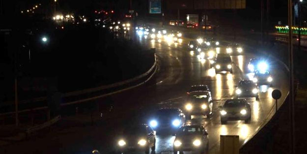 43 ilin geçiş güzergahında trafik yoğunluğu