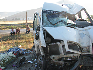 Düğün dönüşü facia: 3 ölü, 12 yaralı