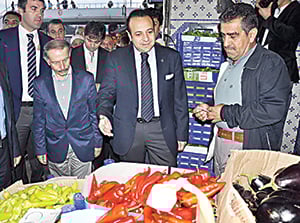 Batı demokrasi ahkâmı kesmesin