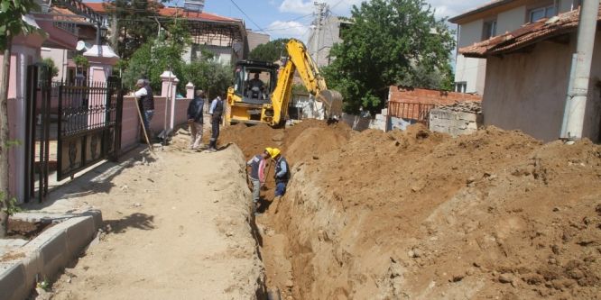 Sağlıksız kanalizasyon hatları yenilendi