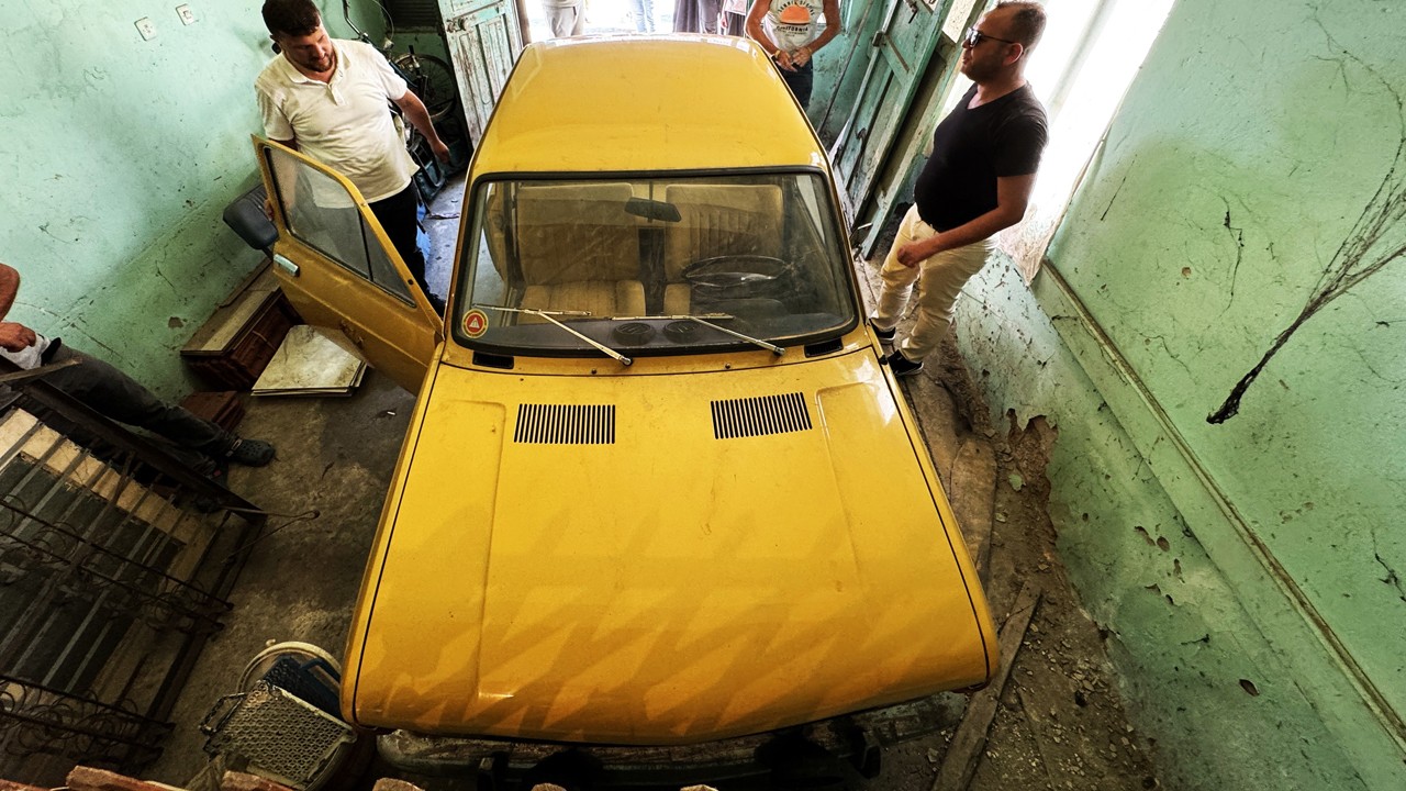 44 Yıllık Garajda saklandı: 15 Bin Euro'ya yeni sahibini buldu