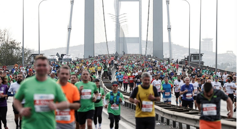 44 Yıllık maratonu da eline yüzüne bulaştırdı! Beceriksiz Ekrem