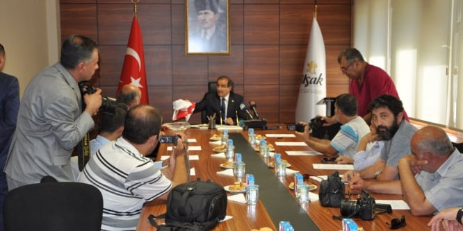 Uşak Valisi Demir basın mensupları ile buluştu