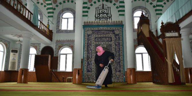Camilerde Ramazan hazırlığı
