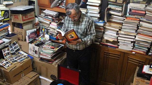 45 bin kitabı sığdıramayınca evden çıktı