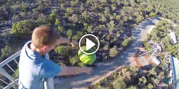 45 metreden fırlatılan karpuzu tutmaya çalıştılar