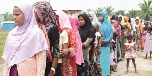 45 öğrencisini palayla katlettiler