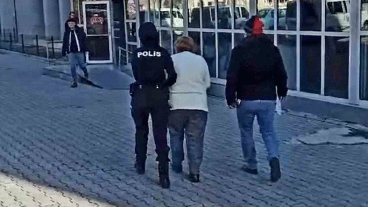 45 yıl hapis cezası ile aranıyorlardı, kıskıvrak yakalandılar!