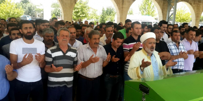 Duş sonrası klimalı odada yatan genç hayatını kaybetti