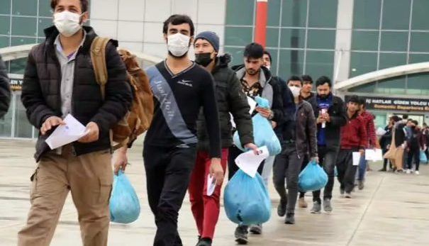 454 Afgan göçmen sınır dışı edildi!