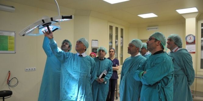 Rektör Bilgiç hastaneyi inceledi