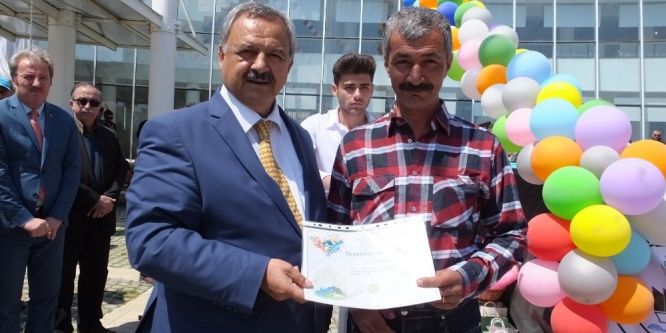 Burhaniye’de çevreci vatandaşa teşekkür belgesi