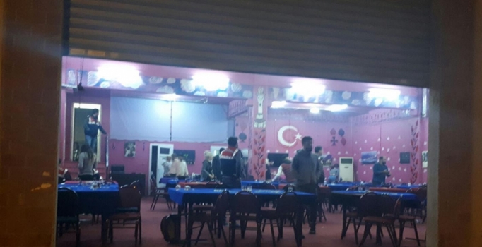 46 kişi kumar oynarken yakalandı