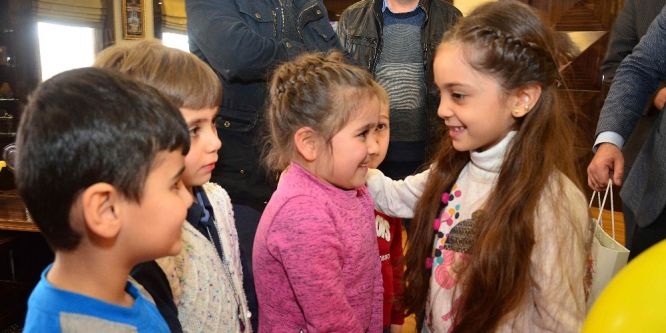 Suriyeli Bana, Başkan Çetin’i ziyaret etti