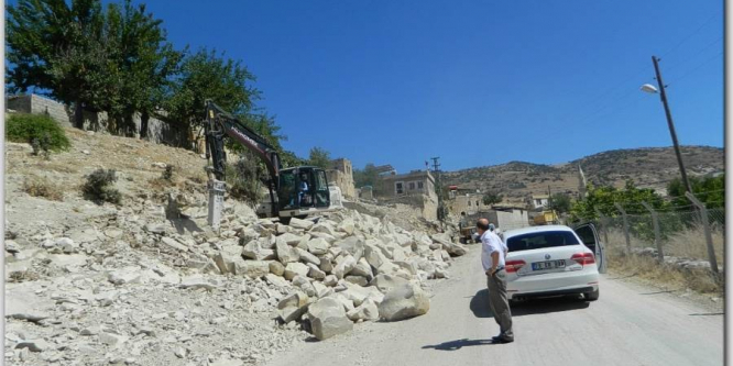 Köylerde yol ve su çalışmaları devam ediyor