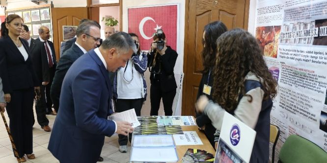 Vali Yazıcı öğrencilerle buluştu