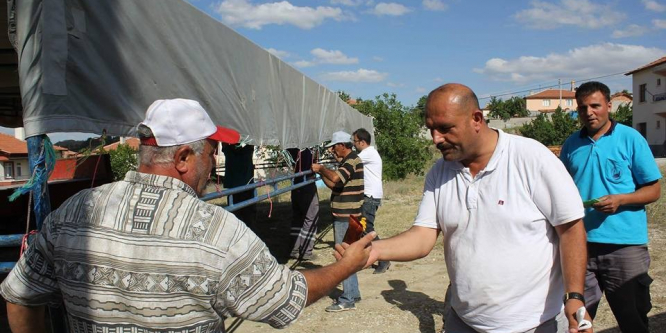 Başkan Şahiner’den belediye personeline dondurma