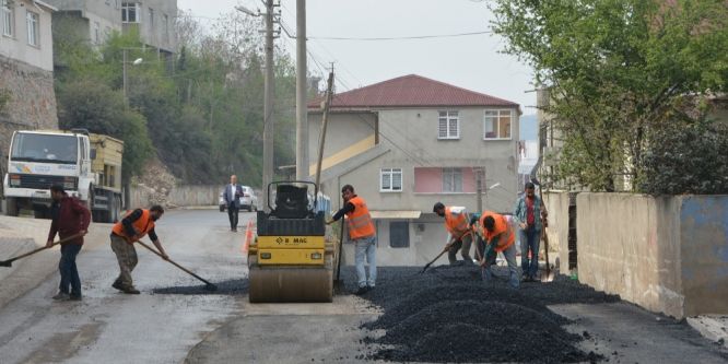 Yaz geldi asfalt çalışmaları hız kazandı