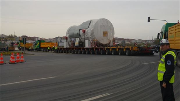 480 tonluk tribün getirildi