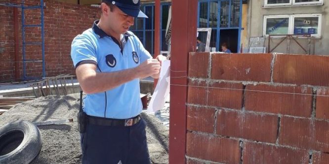 Niksar’da kaçak yapılar mühürleniyor