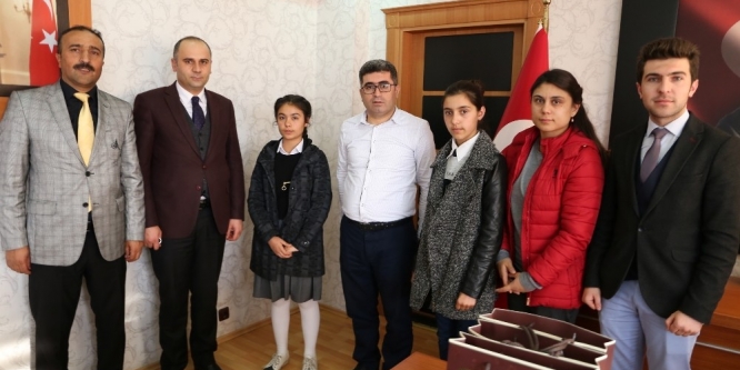 Öğrencilerden Kaymakam Çetin’e teşekkür ziyareti