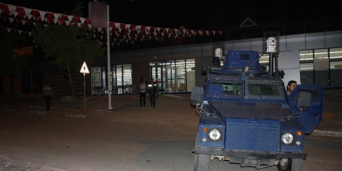 Ataşehir’de bir markete EYP atıldı