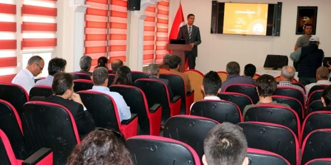 Çiftçilere anıza doğrudan ekim anlatıldı