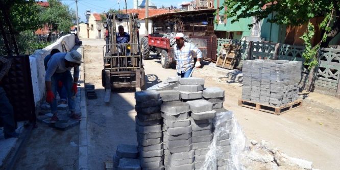 Güneş ve Gümüş mahallerinde yollar yenileniyor