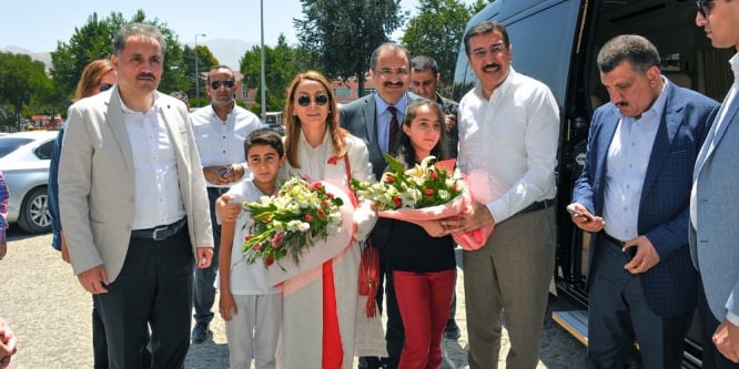Bakan Tüfenkci’den Büyükşehir Belediyesine ziyaret