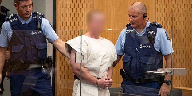 49 Müslümanı şehit eden teröristi yakalayan polislere sürpriz ödül