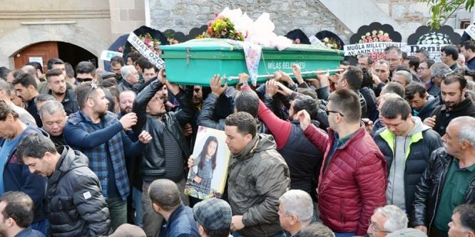 Minik Hanife gözyaşlarıyla son yolculuğuna uğurlandı