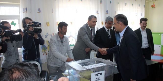 Özhaseki: Türkiye’de demokrasi tüm kurumları ile oturmuştur