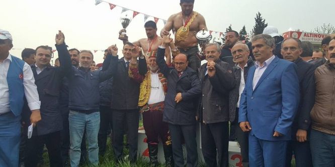 Büyükşehirli güreşçiler 2017’ye hızlı başladı