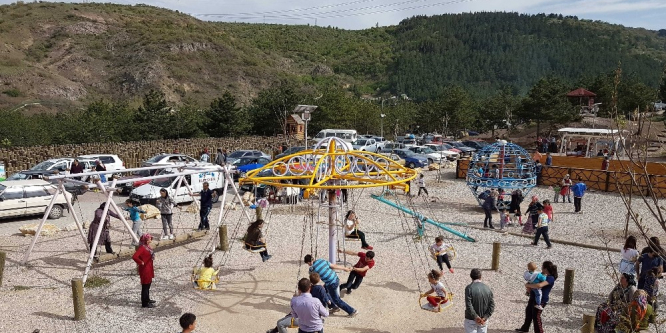 Çorumlular bayramda tabiat parklarına akın etti
