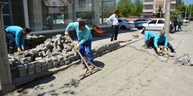 Kartepe okul yollarında hummalı çalışma