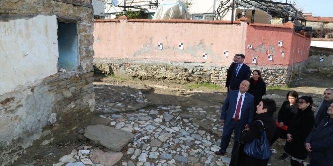 Başkan Özakcan, Memiş Ağa Konağı’nı ziyaret etti