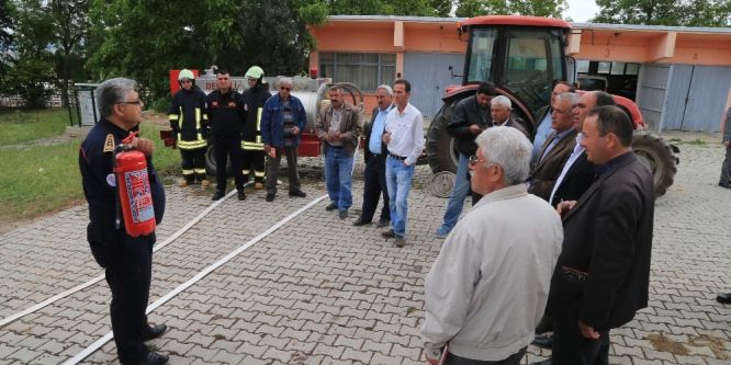 Muhtarlara yangın eğitimi verildi