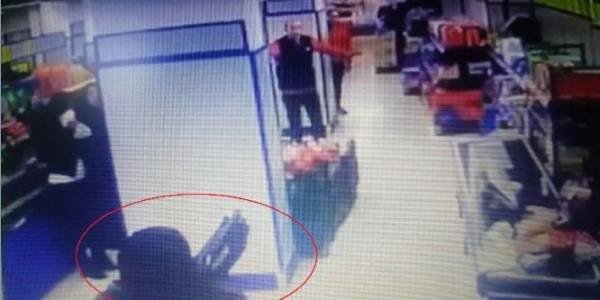 Silahlı soygun kameralara böyle yansıdı