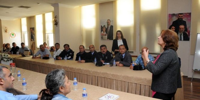 Zabıtalara öfke kontrolü semineri verildi