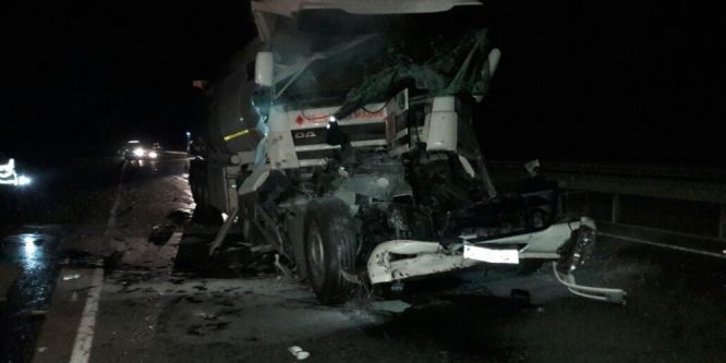 Yakıt dolu tanker TIR’a arkadan çarptı; 1 yaralı