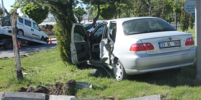 Elazığ’da trafik kazası: 3 yaralı