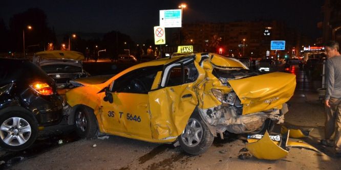 İzmir’de trafik kazası: 2 ağır yaralı