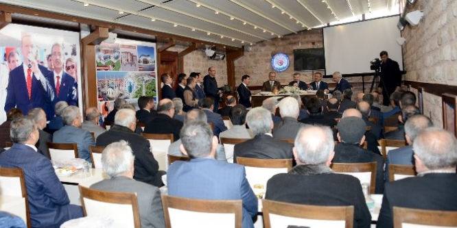 Başkan Akyürek Karataylı muhtarlarla buluştu