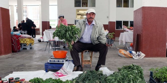 Yenimahalle’de el emeği ve köylü pazarı açıldı