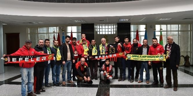 Eskişehirspor taraftarından Vali Tuna’ya ziyaret