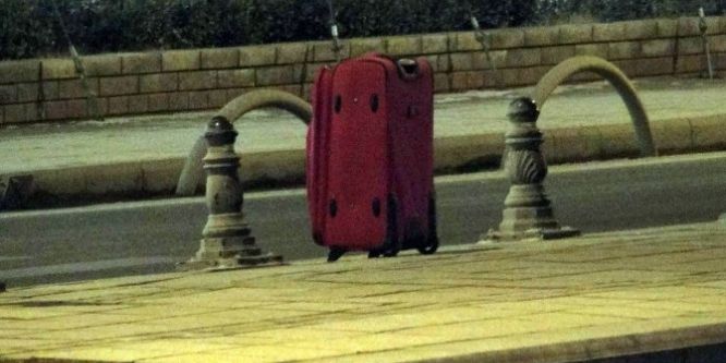 Şüpheli valiz fünyeyle patlatıldı