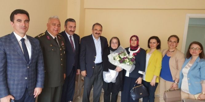 Şehit ailelerine Anneler Günü ziyareti
