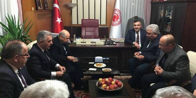 MHP Genel Başkanı’na patates ikram etti
