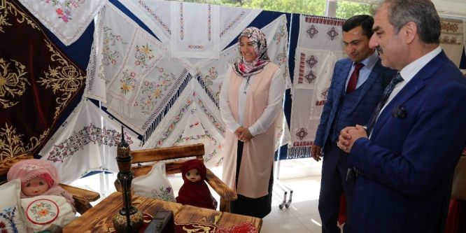 Hünerli annelerden emek dolu sergi