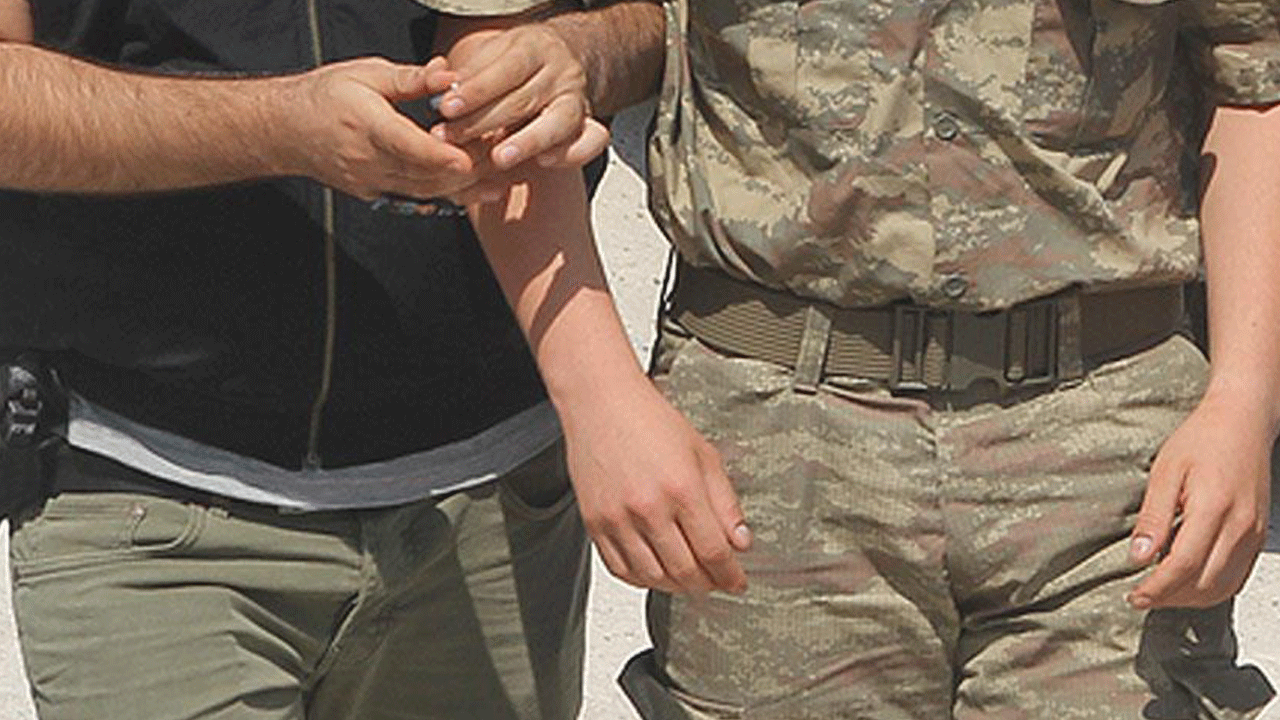 4'ü albay, 8'i yarbay, 12'si binbaşı, 15'i yüzbaşı! 61 muvazzaf asker FETÖ'den tutuklandı